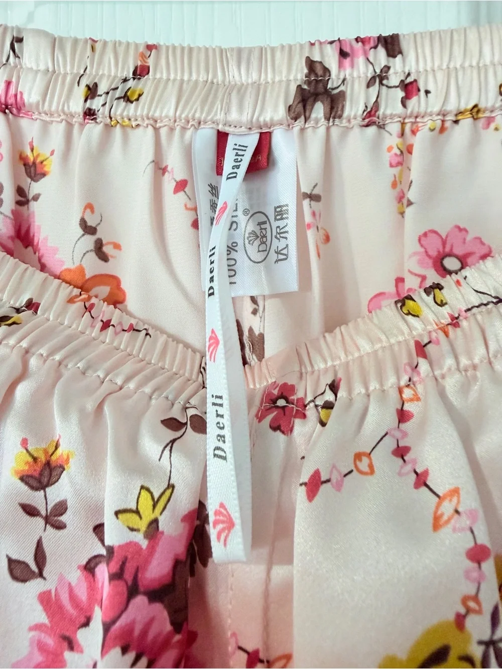 {Daerli} 100% Chinese Mulberry Silk Floral Sleepwear Luxury Pajama Set - NWT